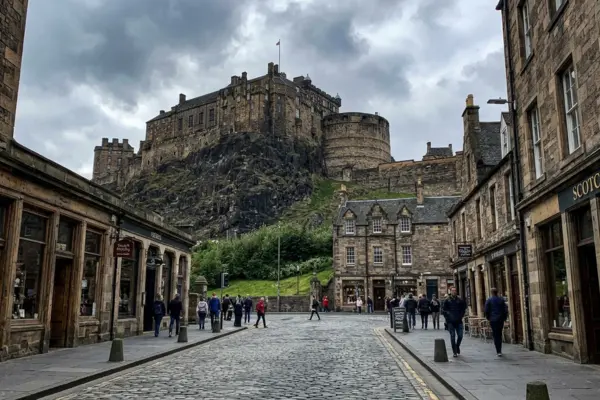 edinburgh castle and the royal mile
