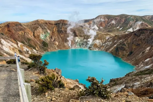 Rainbow Mountain Crater Lake turquoise volcanic lake free Rotorua Taupo